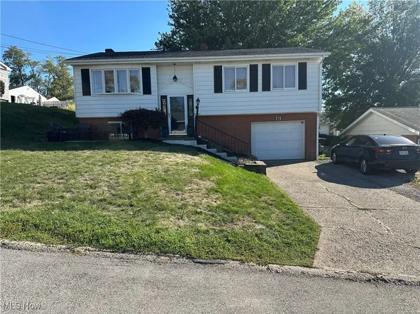 210 N Avalon Dr, Wintersville, OH 43953