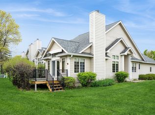 6018 Terrace Dr, Johnston, IA 50131