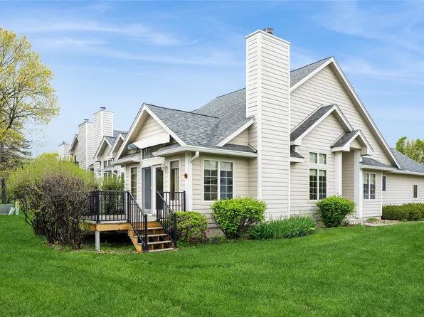 6018 Terrace Dr, Johnston, IA 50131