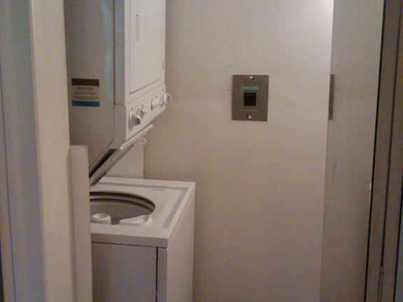 5th image of 910 Chestnut Hill Dr APT A
