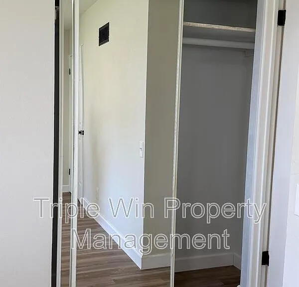 2257 Luxmore Dr — Photo 35