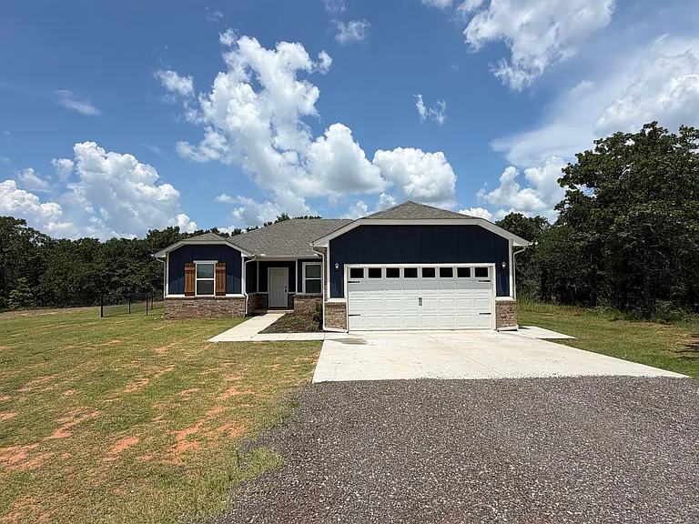 17009 Oak Ridge Cir — Photo 2