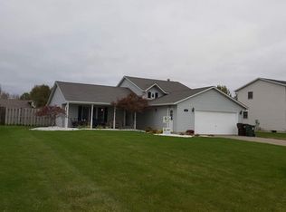 431 Berry Ridge Dr, Amherst, OH 44001