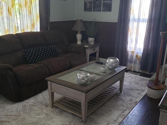 4th image of 107 Haselden Hts
