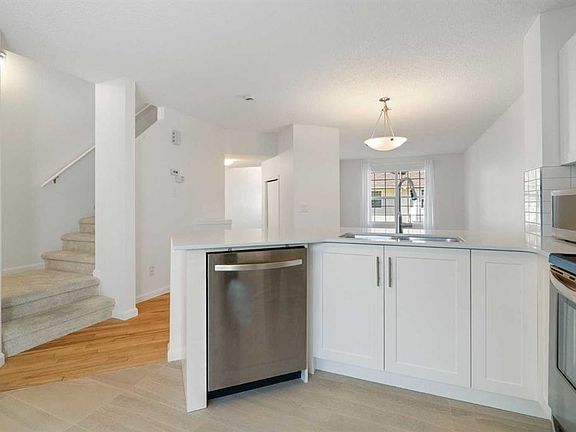 5th image of 83 S Tuscany Springs Gdns NW