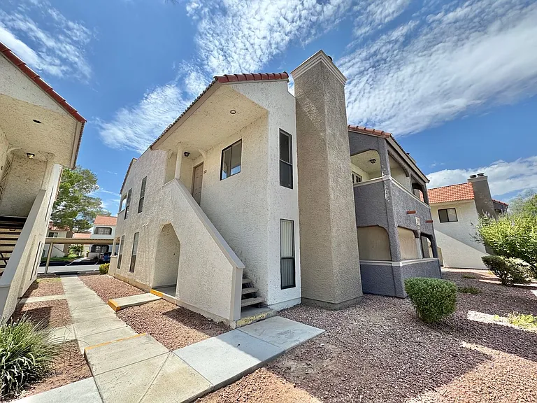 811 Bass Dr #C — Photo 1