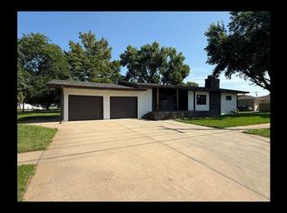 2416 W 9th St, Hastings, NE 68901