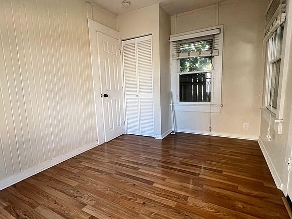 4th image of 1750 1/2 National Ave