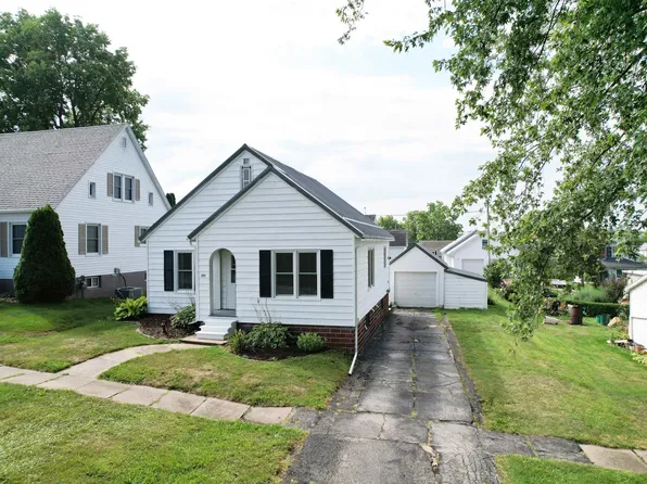 125 W Maple St, West Union, IA 52175