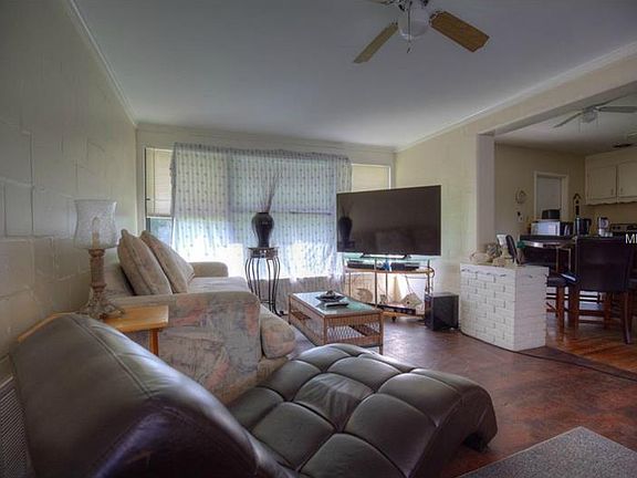4th image of 1227 Magnolia Dr
