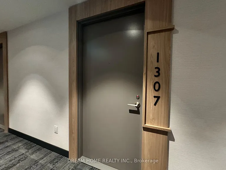 65 Mutual St #1307 — Photo 4