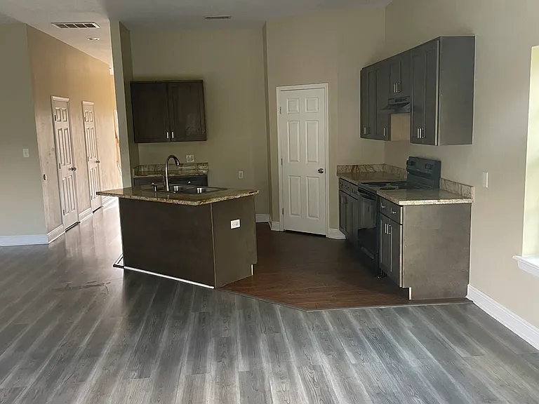 4515 Virgilian St — Photo 8