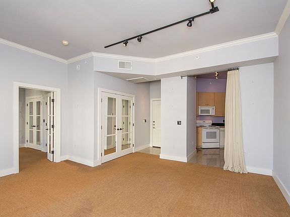 3rd image of 3225 Turtle Creek Blvd APT 1105