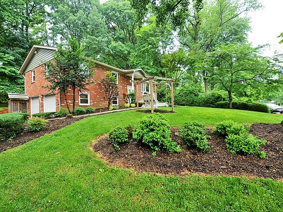 2nd image of 9019 Dellwood Dr