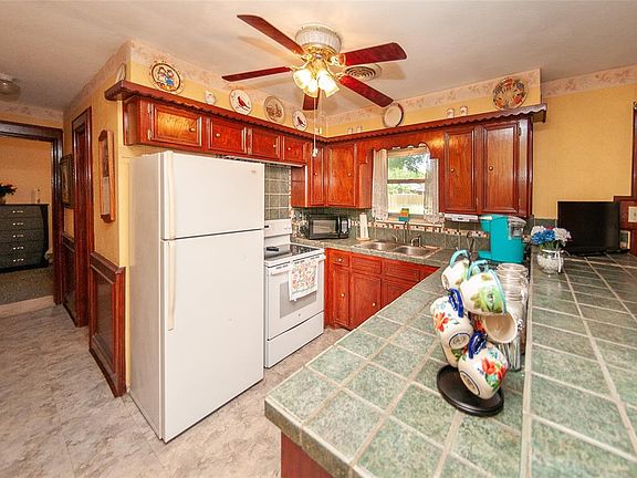 4th image of 1604 N Avenue Q