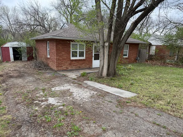 220 SW Heights Rd, Topeka, KS 66609