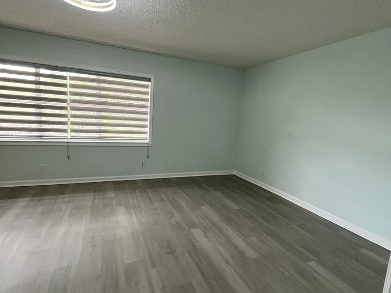 4305 Coral Springs Dr #2H — Photo 15