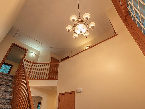 3rd image of 315 Walden Dr
