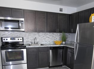 810 16th St #83NJEH3H0, Virginia Beach, VA 23451