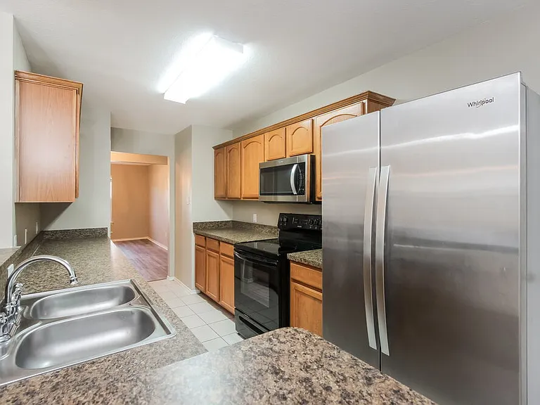714 Nichols Dr — Photo 9