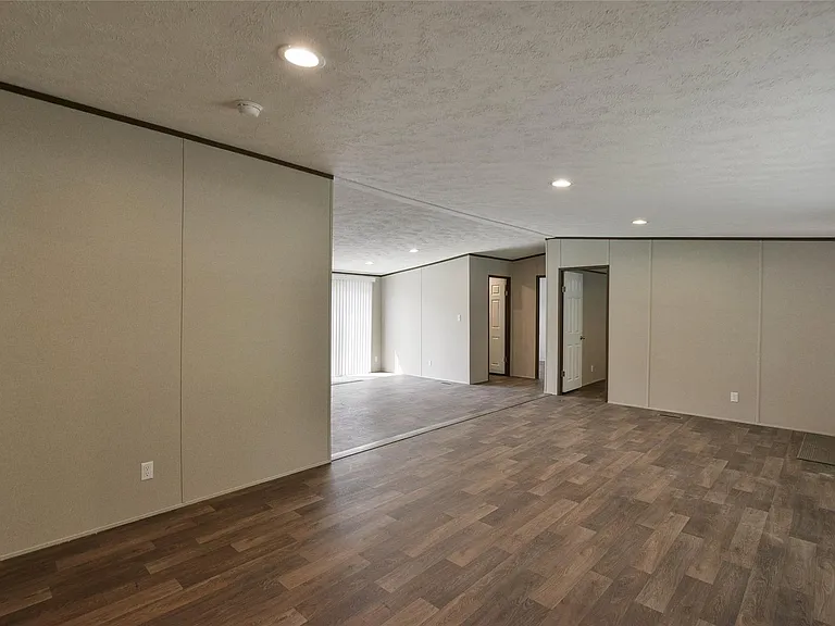 25150 Faraway Ln — Photo 4