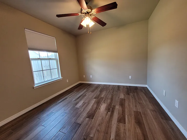 4042 Rosewood Pl — Photo 12