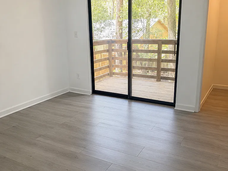 6736 SW 45th Ave — Photo 8