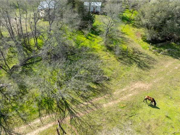 689 Chamberlin Rd, Dale, TX 78616