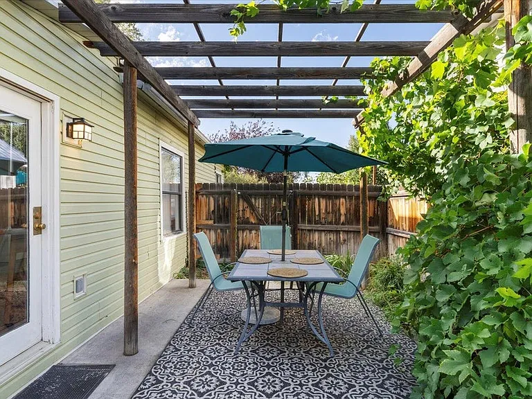 638 S 4th St — Photo 25