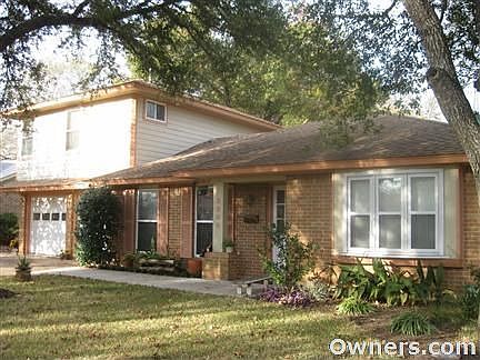 South Austin Traditional Home close-in