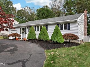 25 Frantone Ln, Loudonville, NY 12211