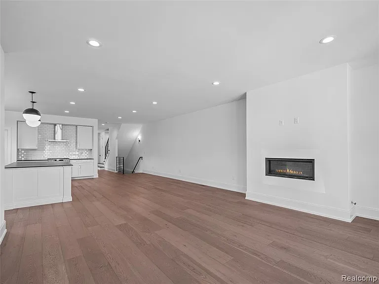 887 Redding Rd — Photo 8