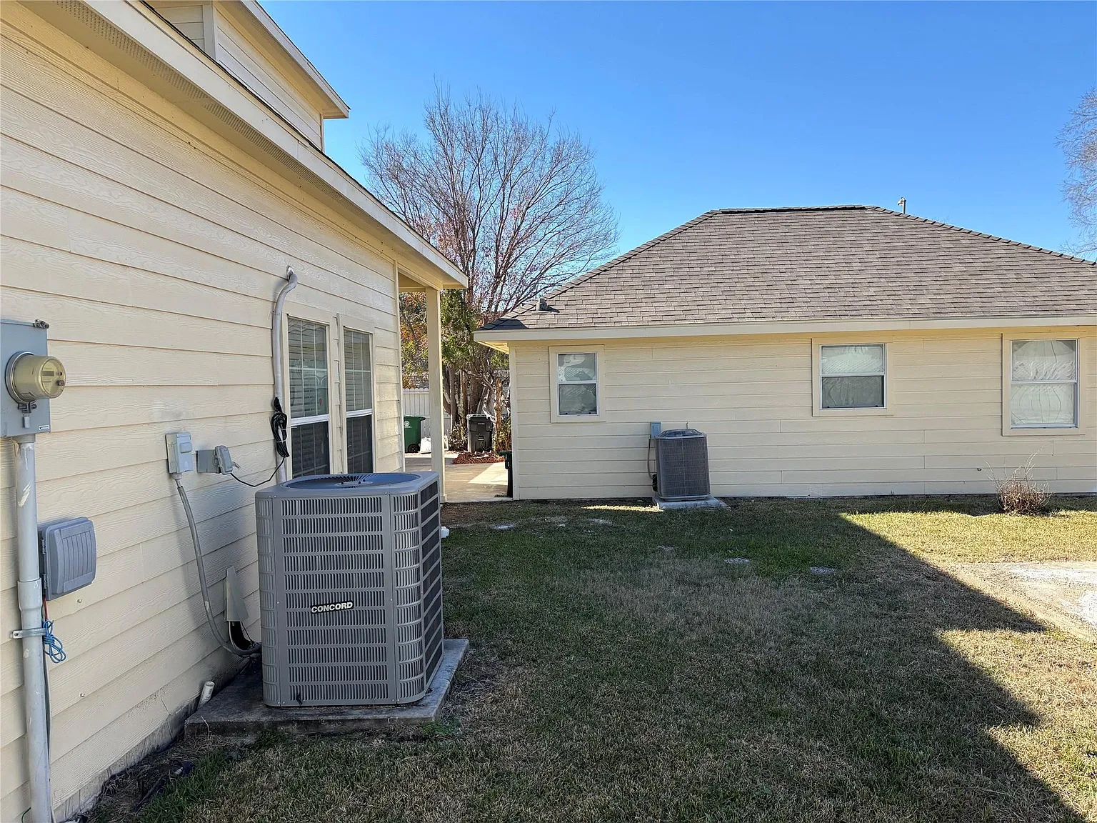 4 bed, 3.0 bath, 2670 sqft, $2,950 — Photo 2