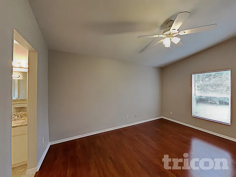 529 Greg St — Photo 7