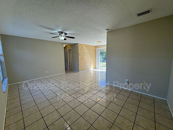 4th image of 610 Brittany Ct