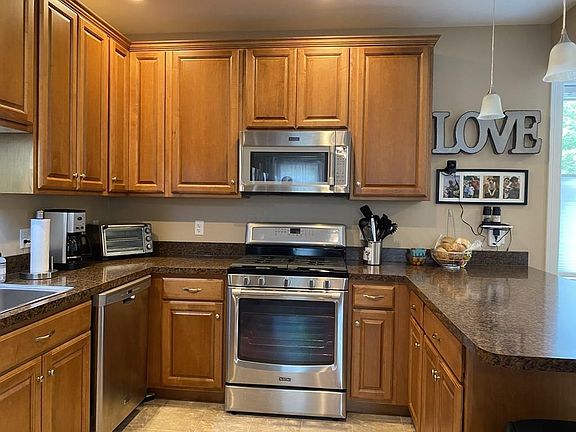 4th image of 64 South St #2