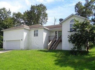 140 Clear Cove Dr, Reeds Spring, MO 65737
