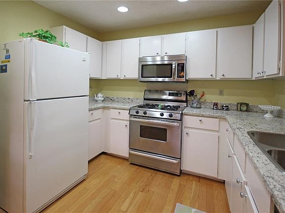 5th image of 1805 Rainy Meadows Dr