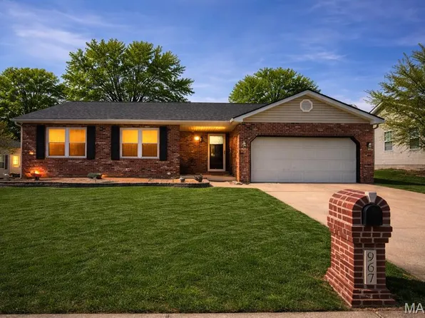967 Dunberry Dr, Shiloh, IL 62269