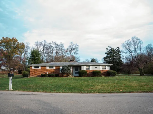 9590 O'Leary Dr, West Chester, OH 45241