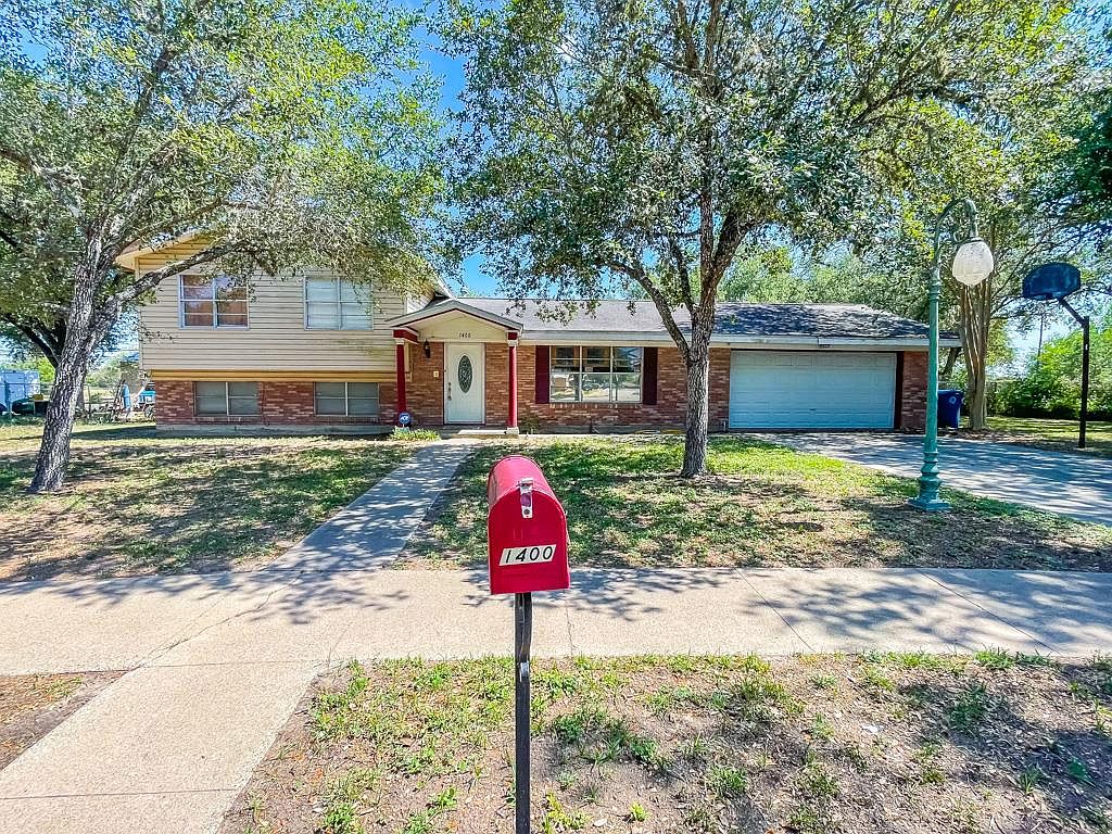 1400 Wren Ln, Beeville, TX 78102 MLS 112849 Zillow