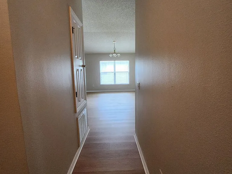 2891 Stratford Pointe Dr — Photo 5
