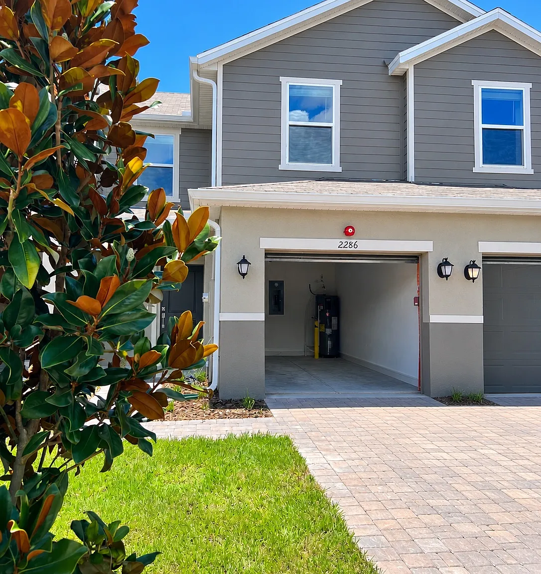 3 bed, 2.5 bath, 1463 sqft, $2,350 — Photo 1