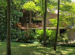 222 Island Ford Rd, Rocky Top, TN 37769