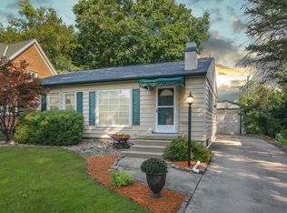 2022 E Jackson St, Bloomington, IL