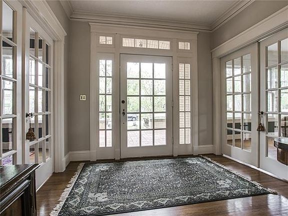4th image of 1521 Elizabeth Blvd
