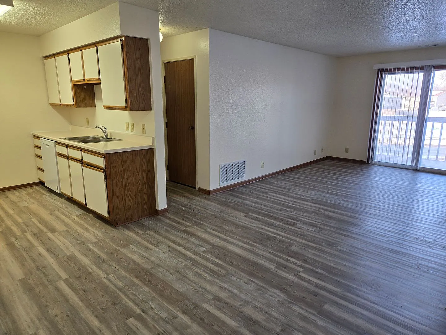 Pine Tree Apartments — Photo 1