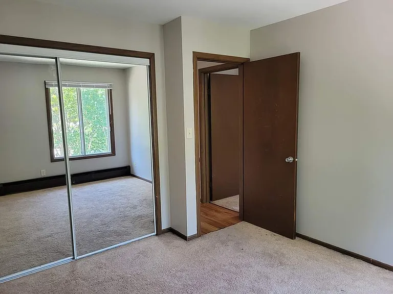 219 W Waupun St #7 — Photo 7