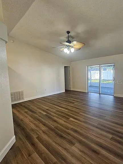 3938 Creek Woods Dr — Photo 5