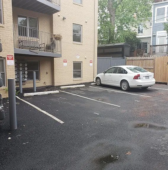 626 E St SE #203 — Photo 12